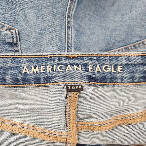 American Eagle Stretch Blue Denim Medium Wash Mom Shorts Plus Women's 16 - Picture 2 of 10